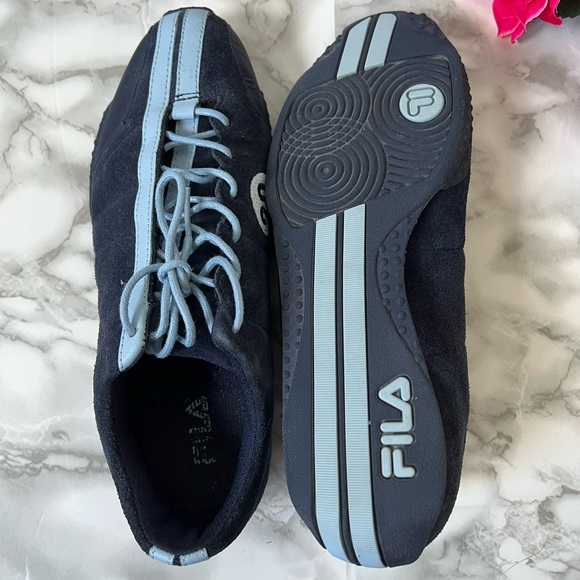 EXCELLENT - LIKE NEW - FILA Blue Suede Runners Fila - Picture 7 of 8